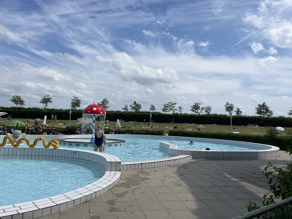 Zwembad De Windas in Bergschenhoek: banenzwemmen, vrijzwemmen en zwemles